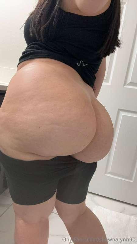 New 🏡 booty pics🤪 I will be responding to messages tomorrow ..