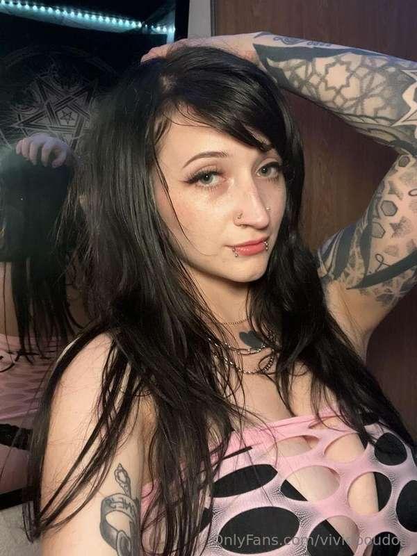 onlyfans.com/spookyembur 

Go check out this amazing person...