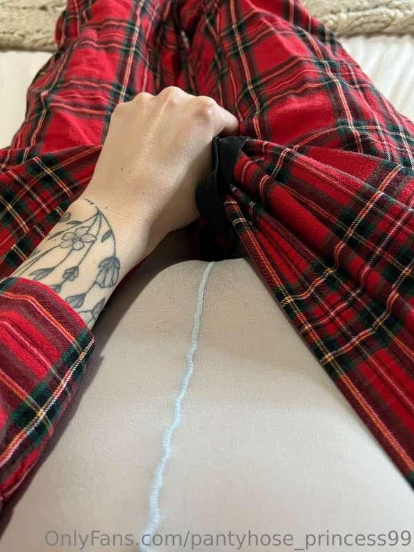 pantyhose_princess99 image #0
