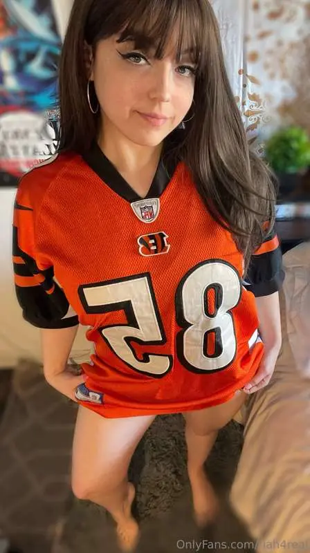 who are u rooting for in the super bowl tn? 🥰 (i just wish i..