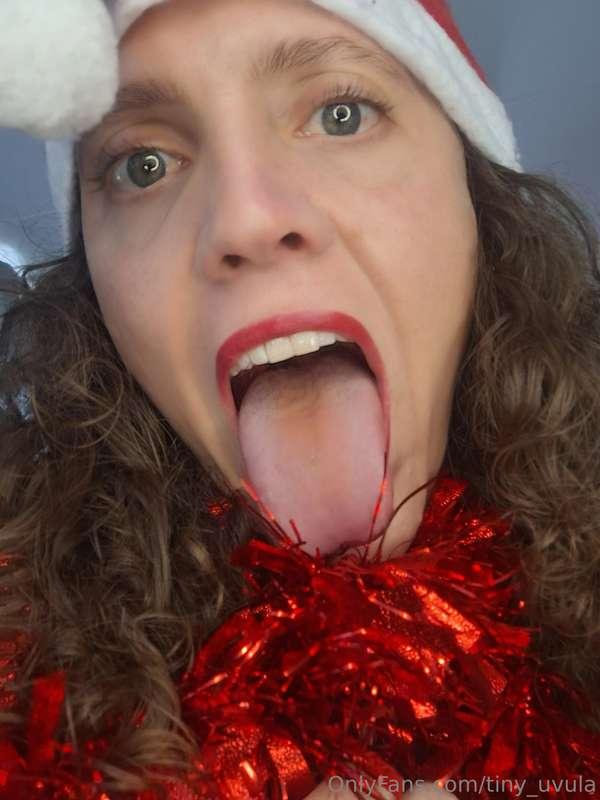 Mrs Clause found a naughty elf..🧑‍🎄🤫don't tell Santa Clause...