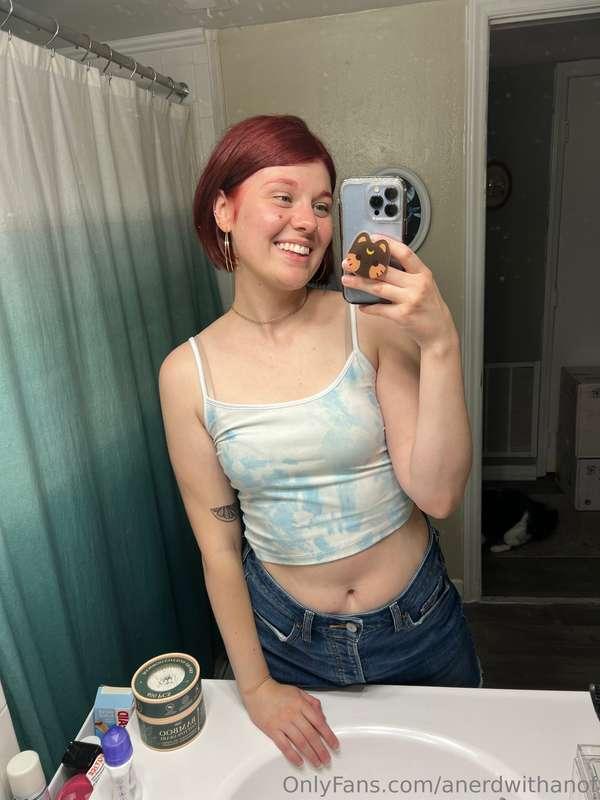 Oh hey I cut off all my hair 🤭 Hope you still think I’m pret..