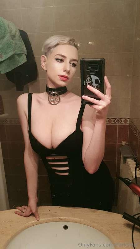 fave dress atm 🖤