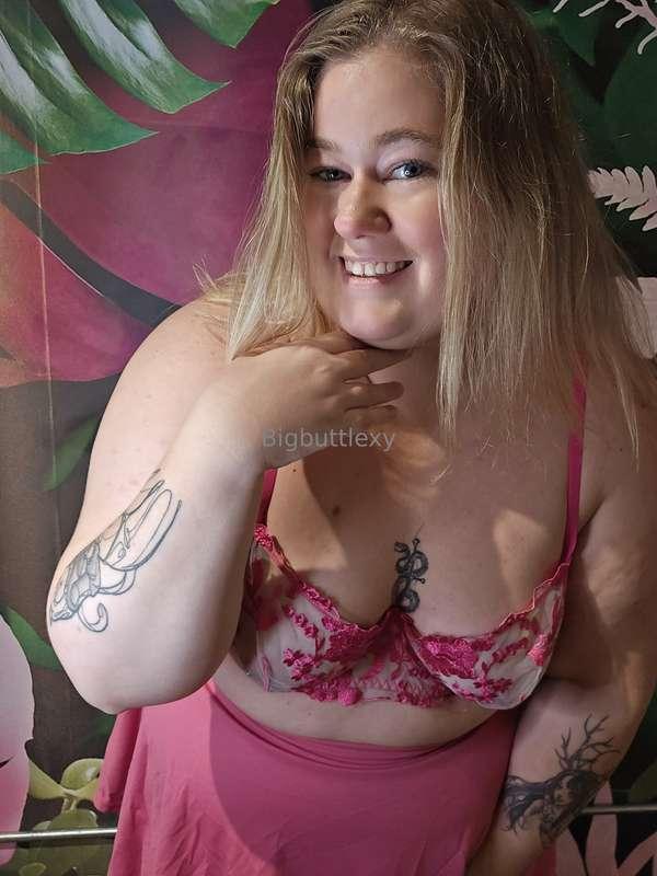 Morning babe! Cum see me in dm 🥰