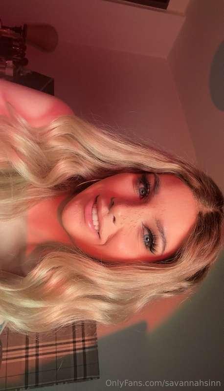 I can’t help but get self conscious abt my eye colour 😅