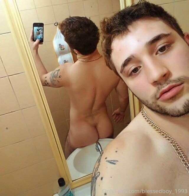 Throwback Thursday 🔥 2016 The first naked photo I ever poste..