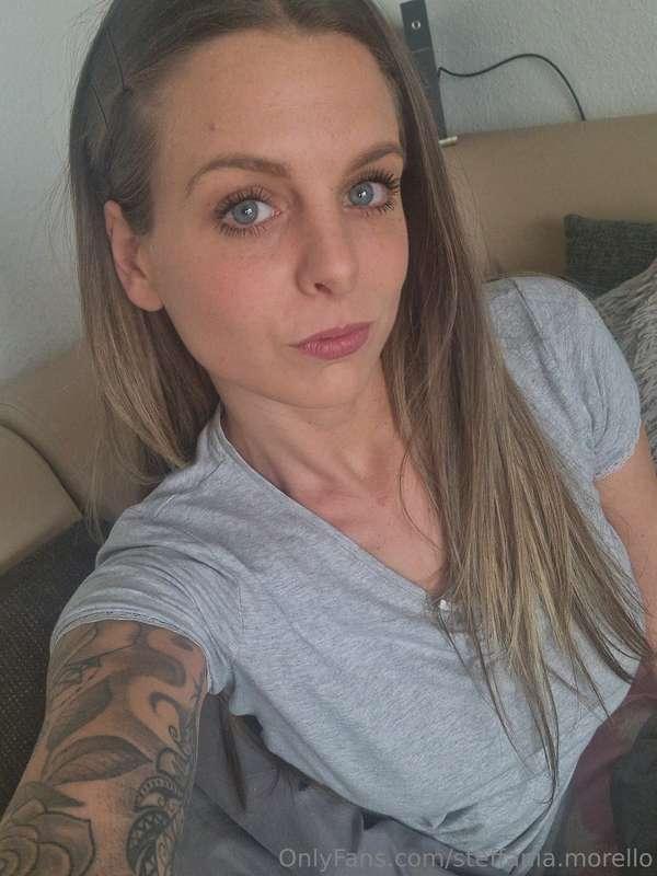 Langeweile mich etwas und warte auf Dich ❤️ Bist du schon vo..