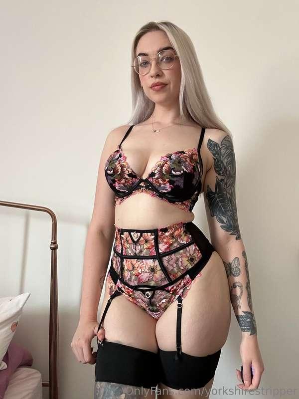 Feel like this is a really classy set of underwear, shall I ..