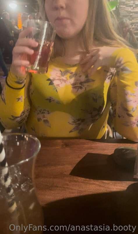 **Jeg liker å gå ut og ta noen drinker.**

*De andre bilde/f..