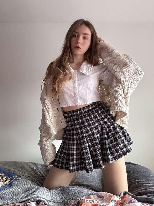 Do u have a thing for preppy girls? If u like this set there..