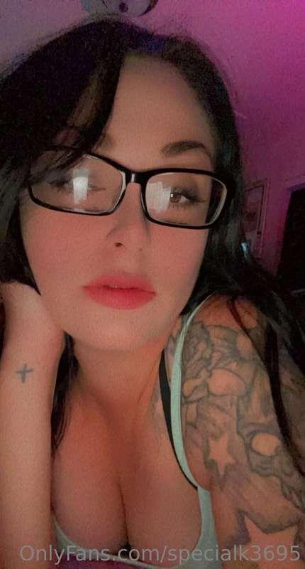 Let me wave at you😉😻