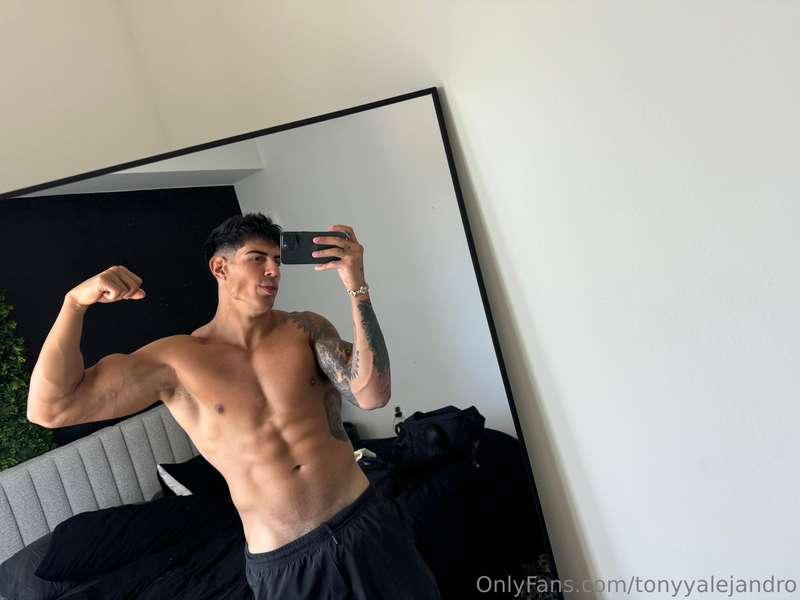 casual flex no big deal