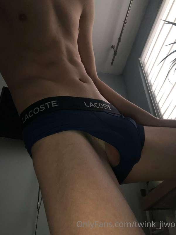 Tested my new breefs 😍 My bulge is look really big in them 😈..