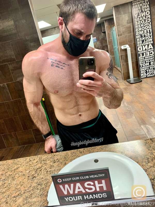 Crazy sweaty from today’s gym and sauna session, who’s comin..
