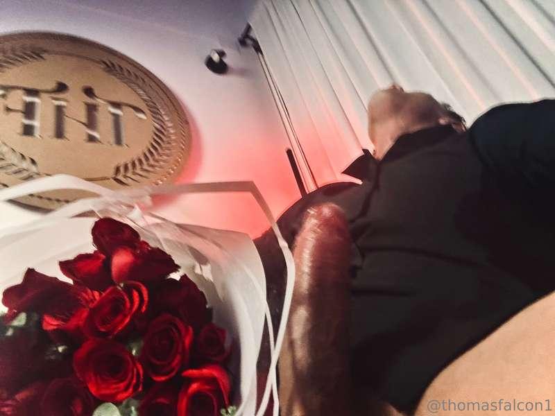 Valentine Day is every day with you😈😏💐🍷