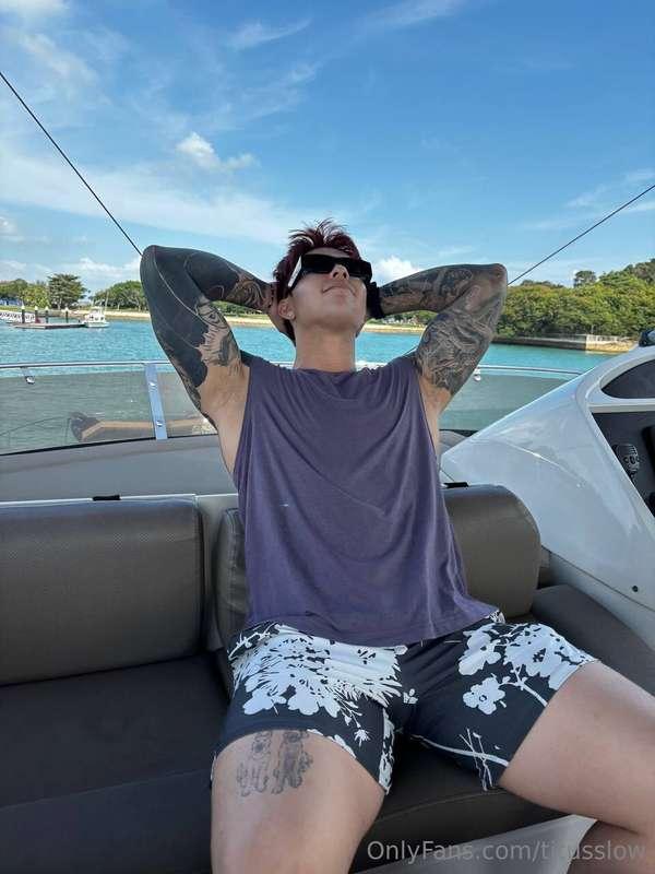 Just me, the ocean breeze, and no worries at all…💦