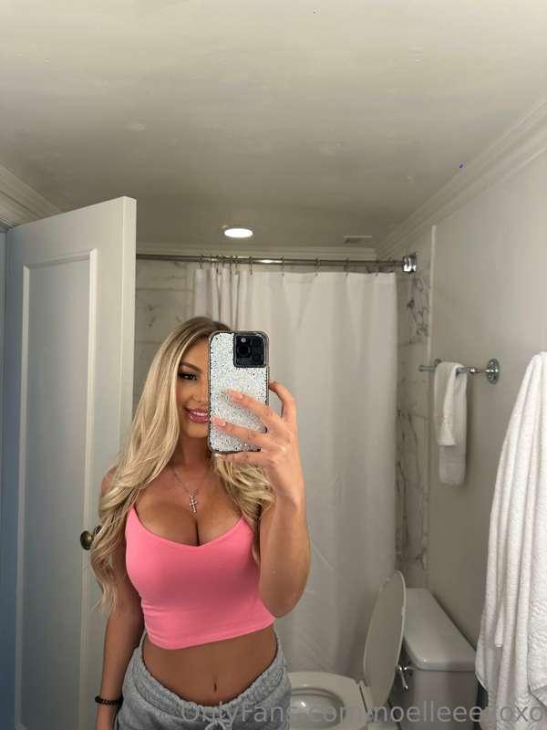 where are we going to dinner? 💕
