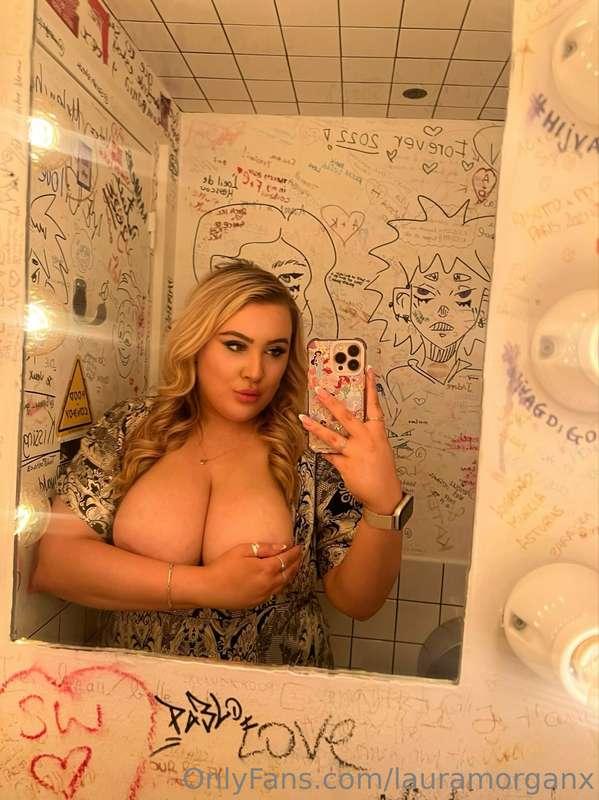 😘