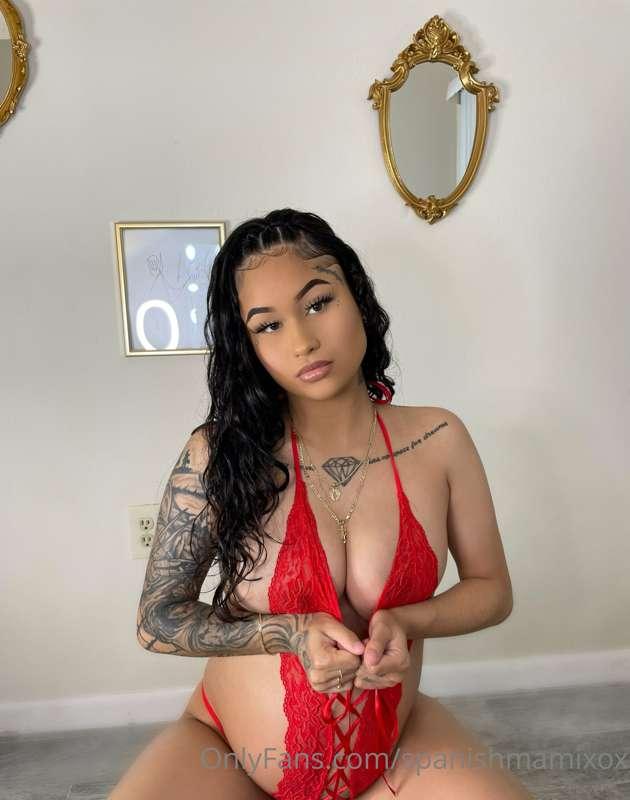 Goodmorning 😈 1st pic or 2nd pic?