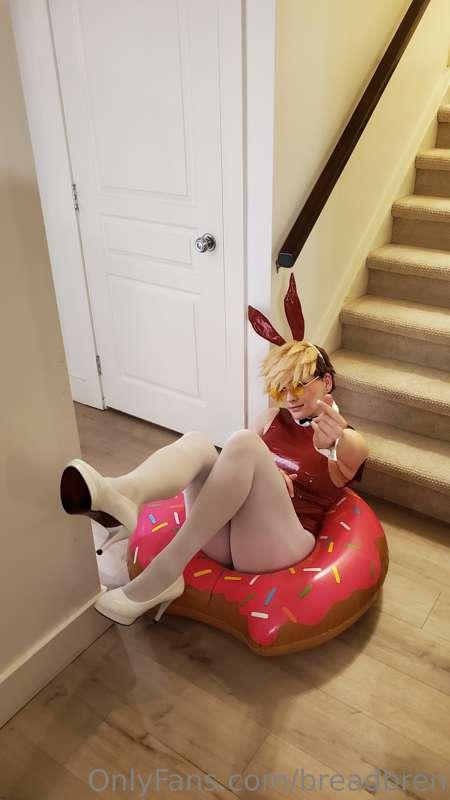 Anyone require a GIANT donut 😉😉  Sorry for being inactive I ..