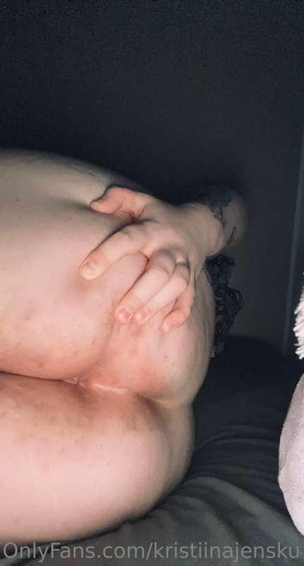 Tiukka kakkonen vailla jotain🤭😳