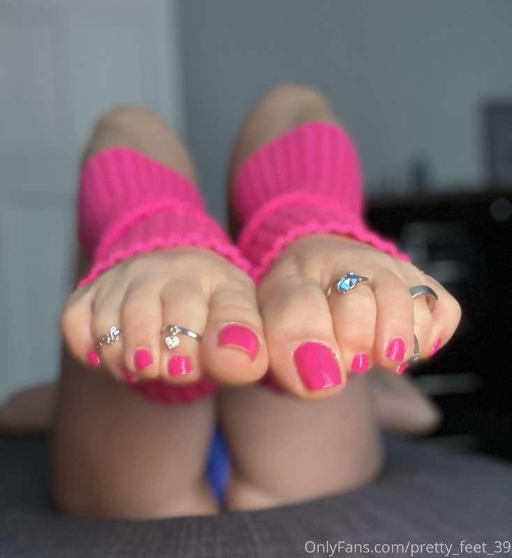 Upss my toe ring broke in two pieces 😩  LIKE 💗 if you wanna ..