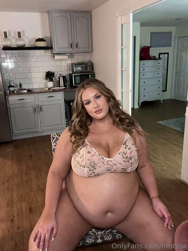 Happy Easter 🌸 I’m ready to fill up on lots of snacks and fo..