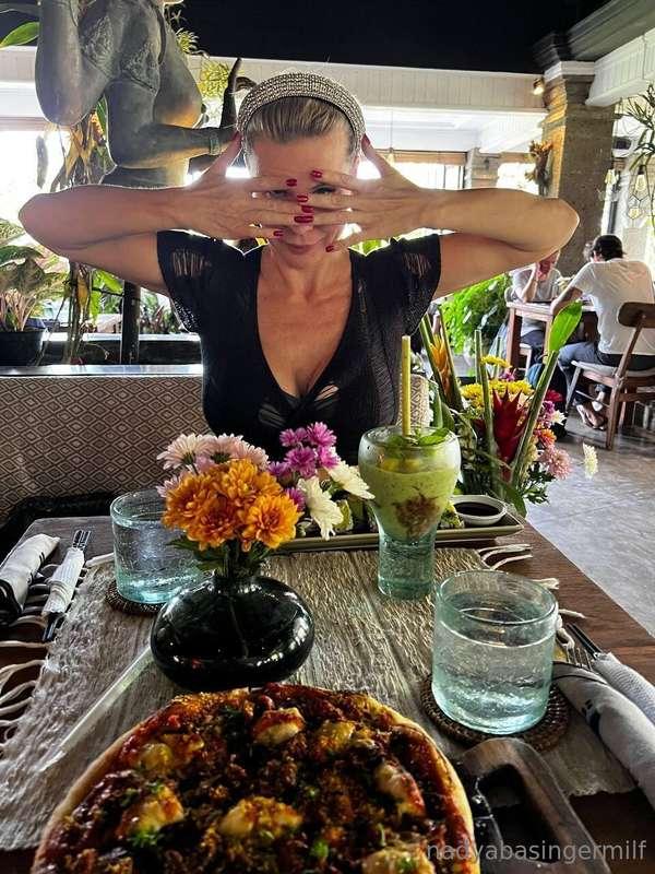 Good food, good vibes, and me just enjoying the moment. 🍽️ T..