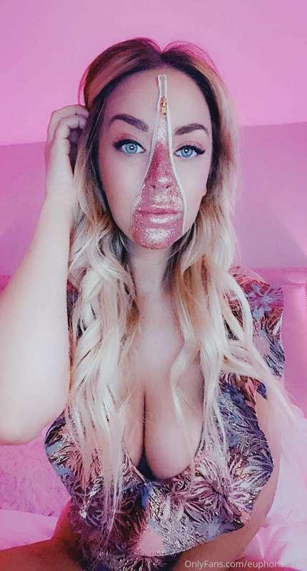 I’m actually really made of glitter ✨💖