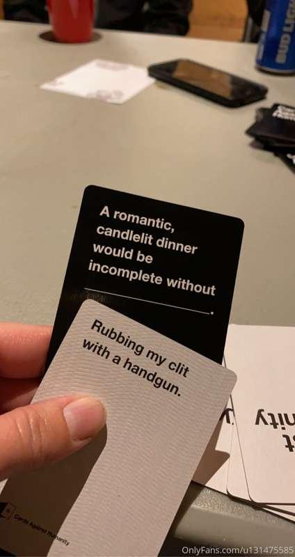 Game night with friends 😉😉🖤🖤