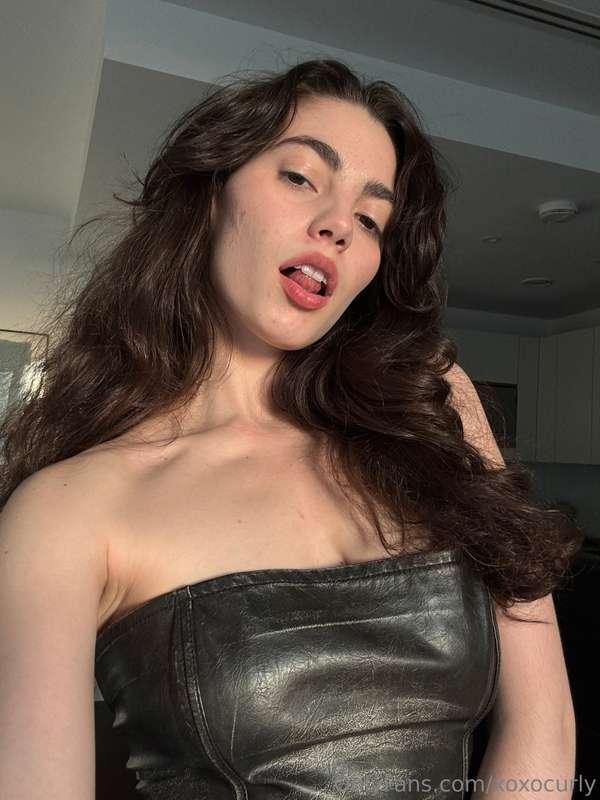 Heeey, if you were wondering, I’m good and I love u 😌