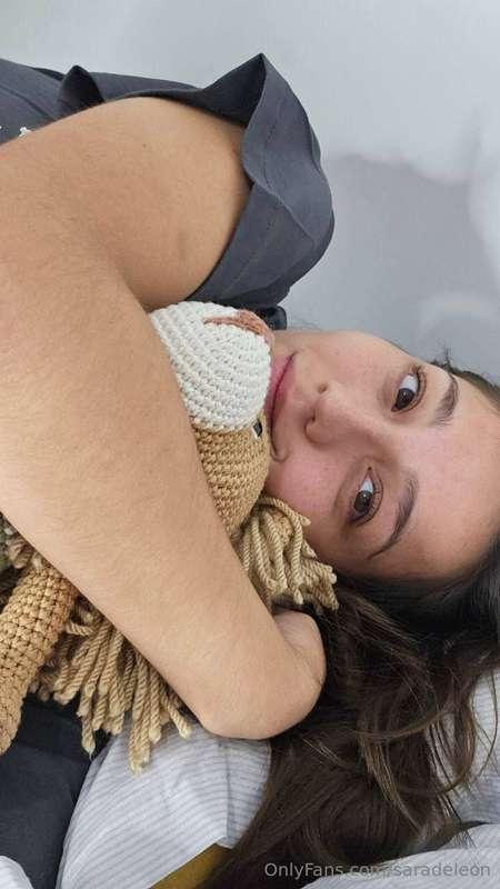 When I'm relaxing, I love giving hugs 🤭💕