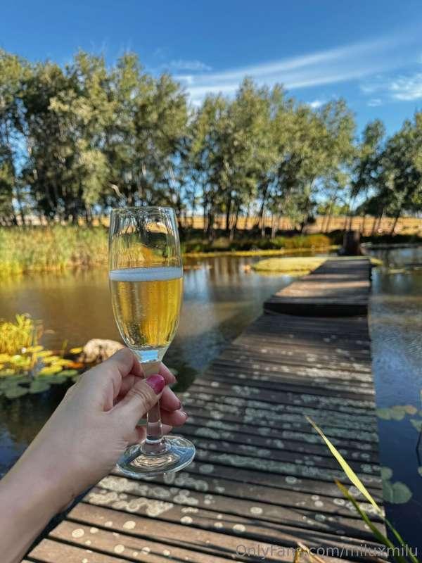 let's give a toast for having a really great day 🥂