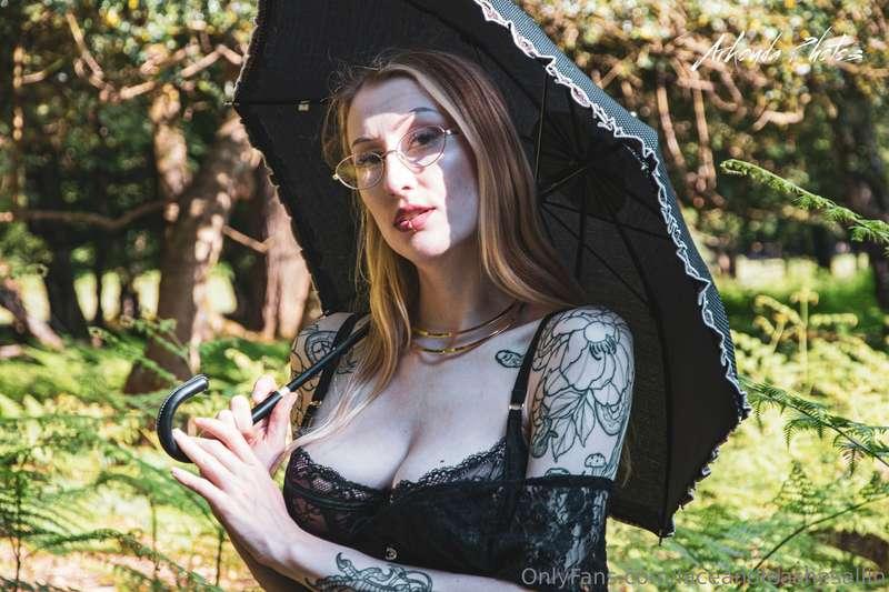 laceandleashesallin image #19
