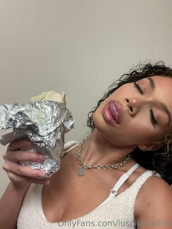 This burrito is so good 🌯💦