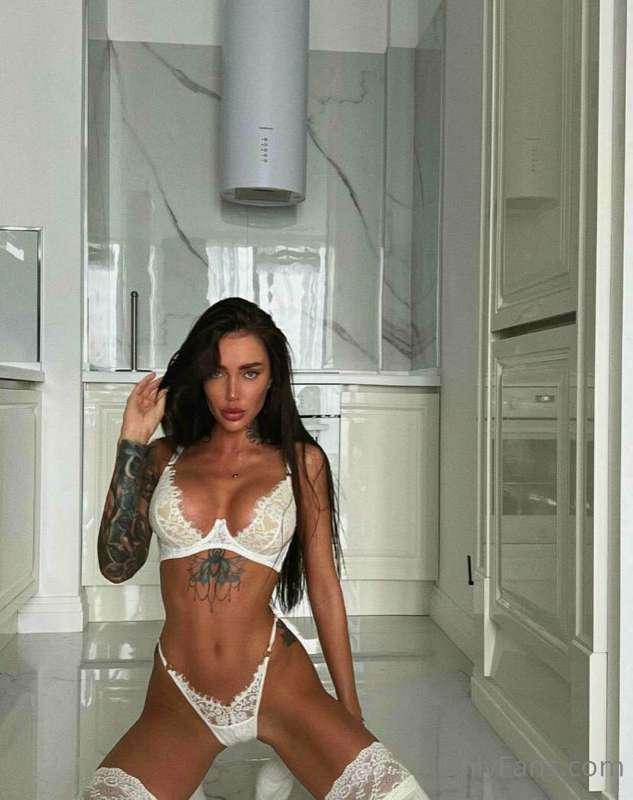 Who is here???😈😈😈😈

https://onlyfans.com/n_mooor