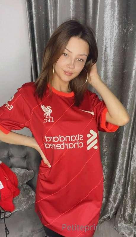 Team reds🏆❤️ 

No I’m not a Liverpool fan😅🙈 just today!!