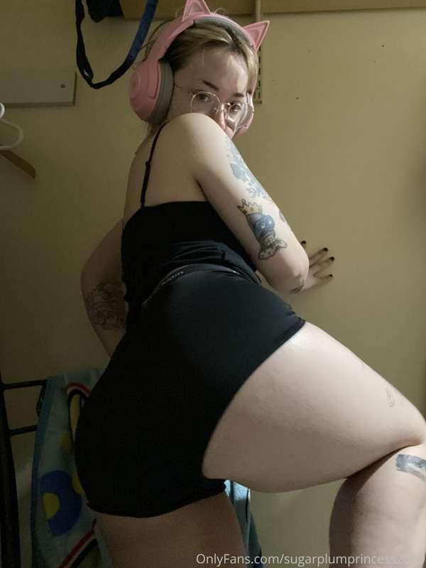 Hi 🖤