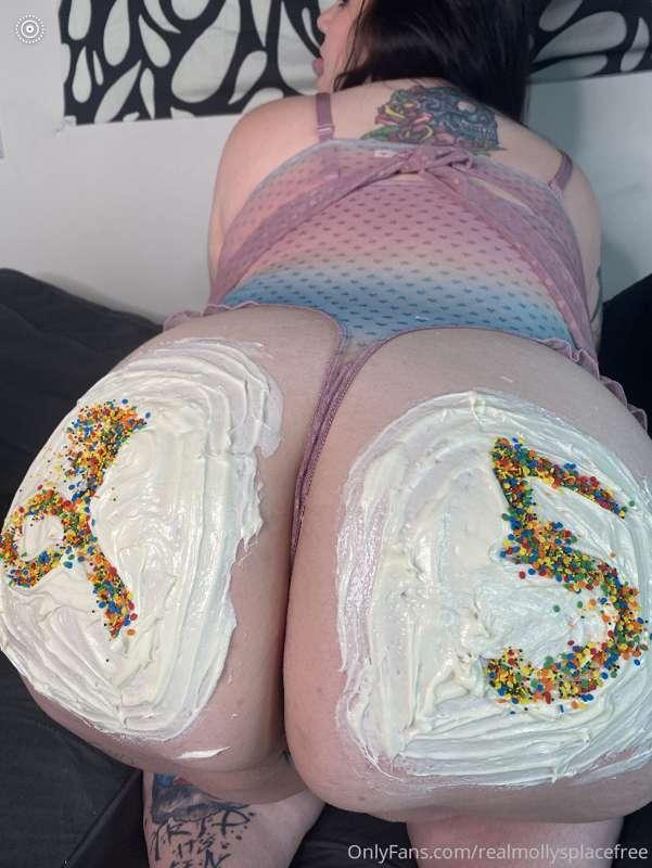 It’s my birthday week😍😍😍😍 wanna taste??

Accepting presents ..