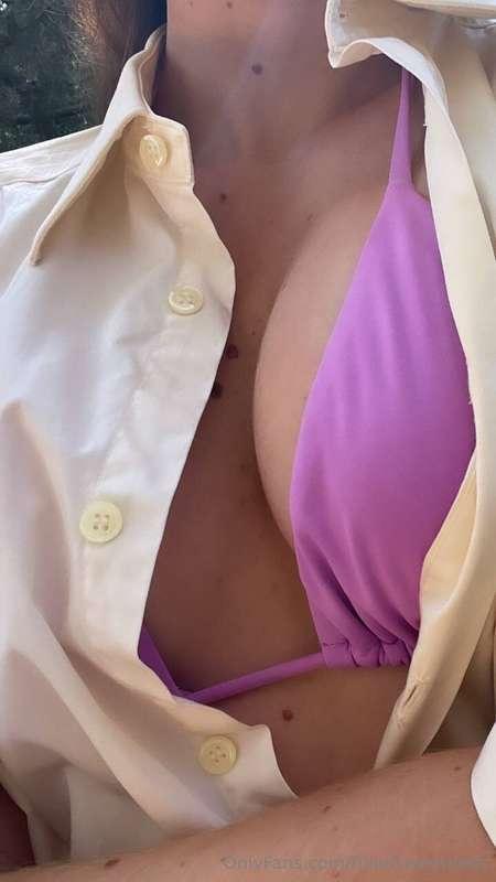 J'ai besoin que tu sois là avec moi👅