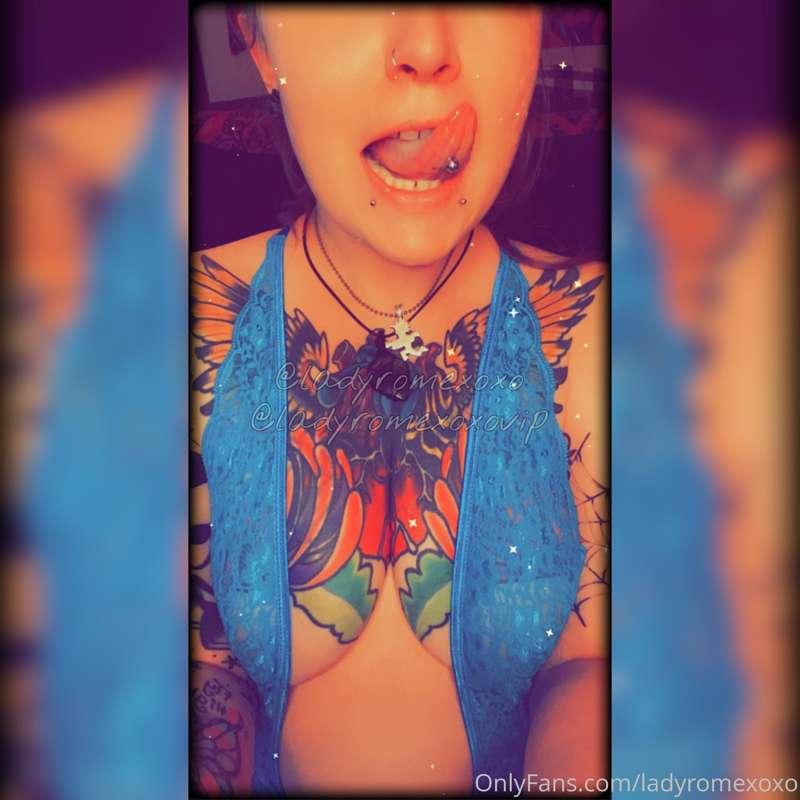Worship me. Goon for me. 

@ladyromexoxovip