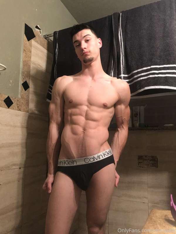 Can’t sleep😫hope everyone’s having a great night :) sleep we..