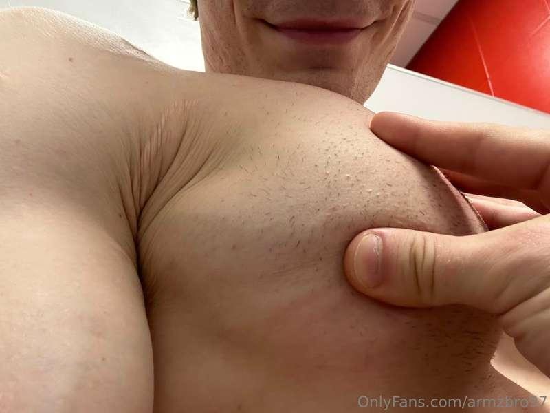 armzbro97 image #1