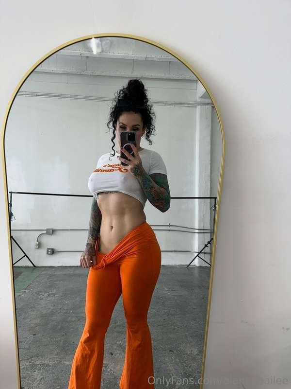 What does Daddy want to see first? 😏