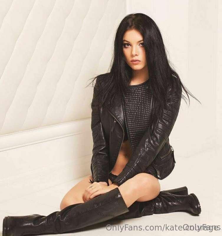 ## 💖@paulina_guess 💋FREE PAGE💋@paulina_guess💖At first glance..
