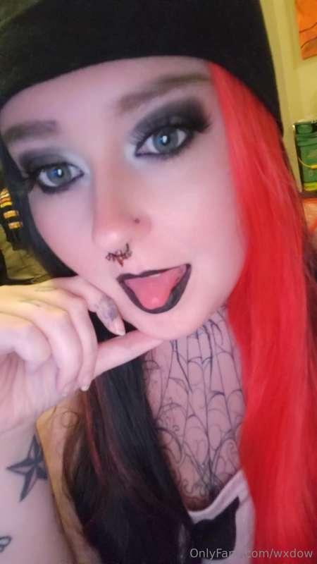 Im BORED, Come chat with meeeeeeeee.