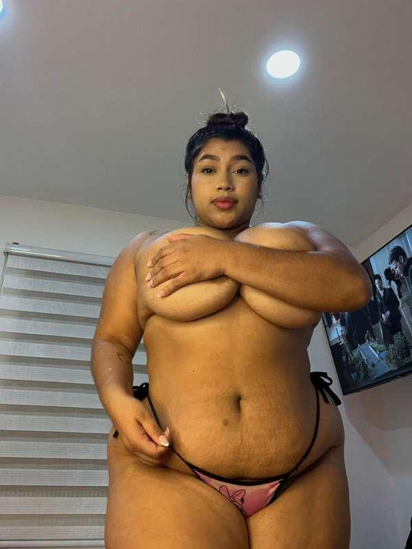 you can't deny the fact that this pic made you hard😏🍆