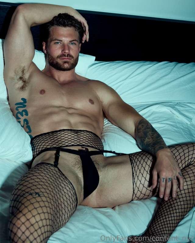 I confess that I am a lover of men in classic underwear, a w..