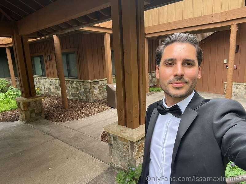 Feeling great in this suit...let’s see where the night takes..