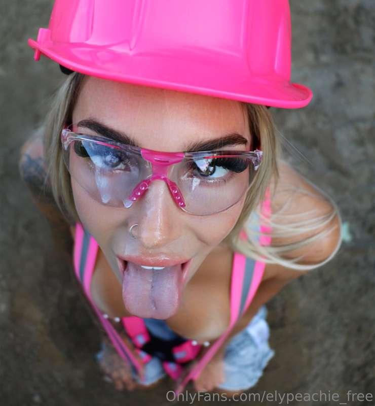 @elypeachie 🚧